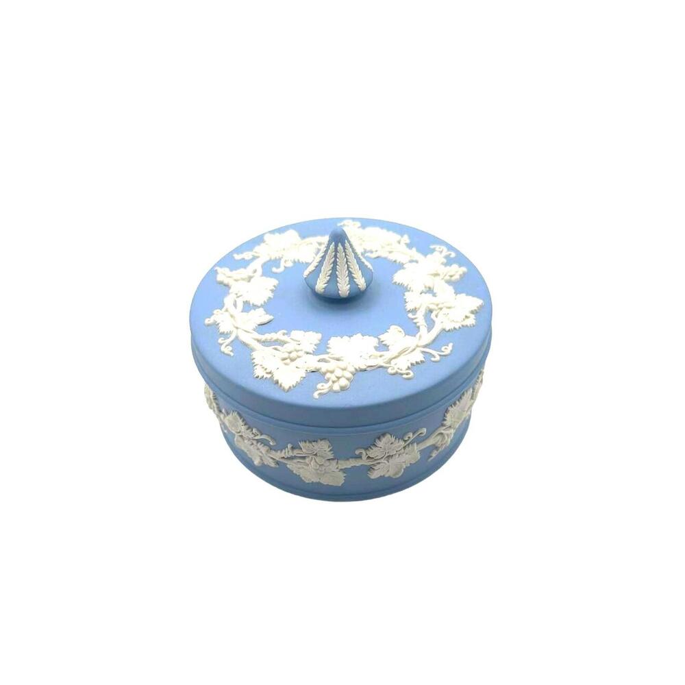 Vintage Wedgwood Blue Jasperware Round Equisite Powder Box with Lid - Picture 2 of 9